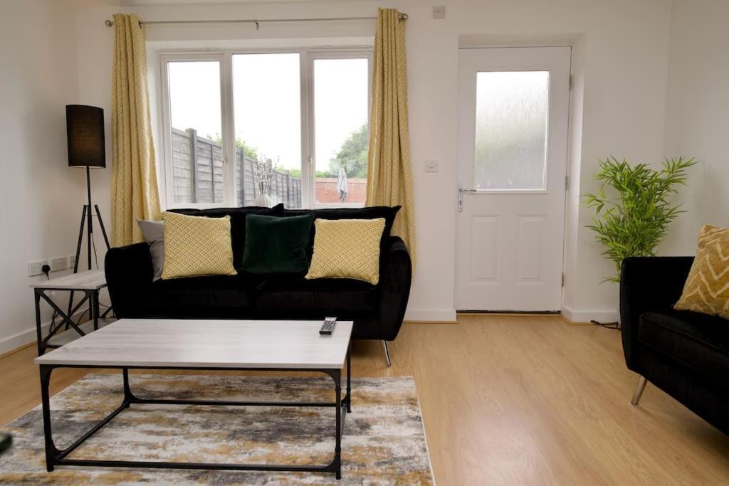 Highley'S Nest - Fully Furnished Gem, Free Private Parking, Sky Tv & Netflix Villa Coventry Exterior photo
